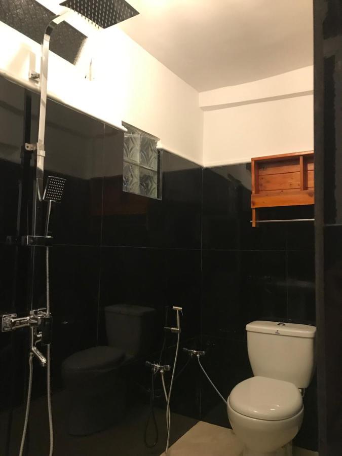 Double Mango Villa Katunayaka Bagian luar foto